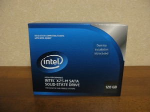 Intel SSD 120GB SATA 2.5inch MLCの外箱 Intel SSD 120GB SATA 2.5inch MLCの外箱