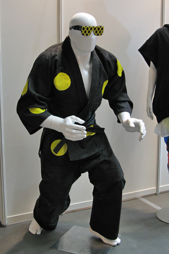 黒の柔道着 黒の柔道着