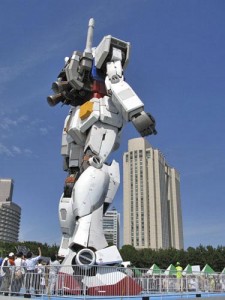 等身大ガンダムの後ろ姿